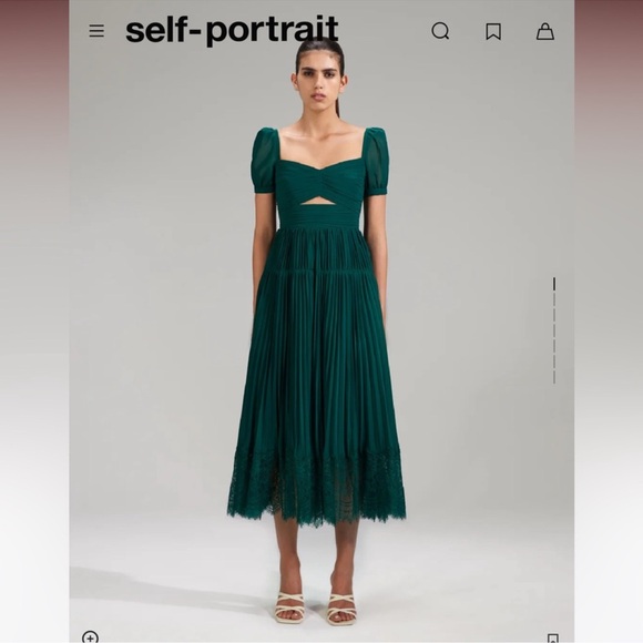 Elegant Green Dress - Picture 3 of 4